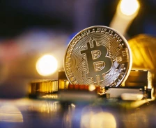 آرتور هیز: تغییرات نقدینگی می تواند بیت کوین را در محدوده ۸۰ هزار تثبیت کند