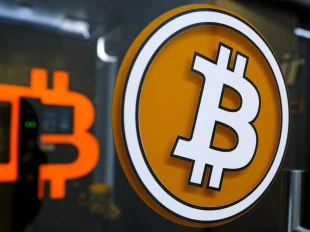 بیت کوین در پیچ تاریخی؛ فشار خرید از کوین بیس و صندوق ها ادامه دارد